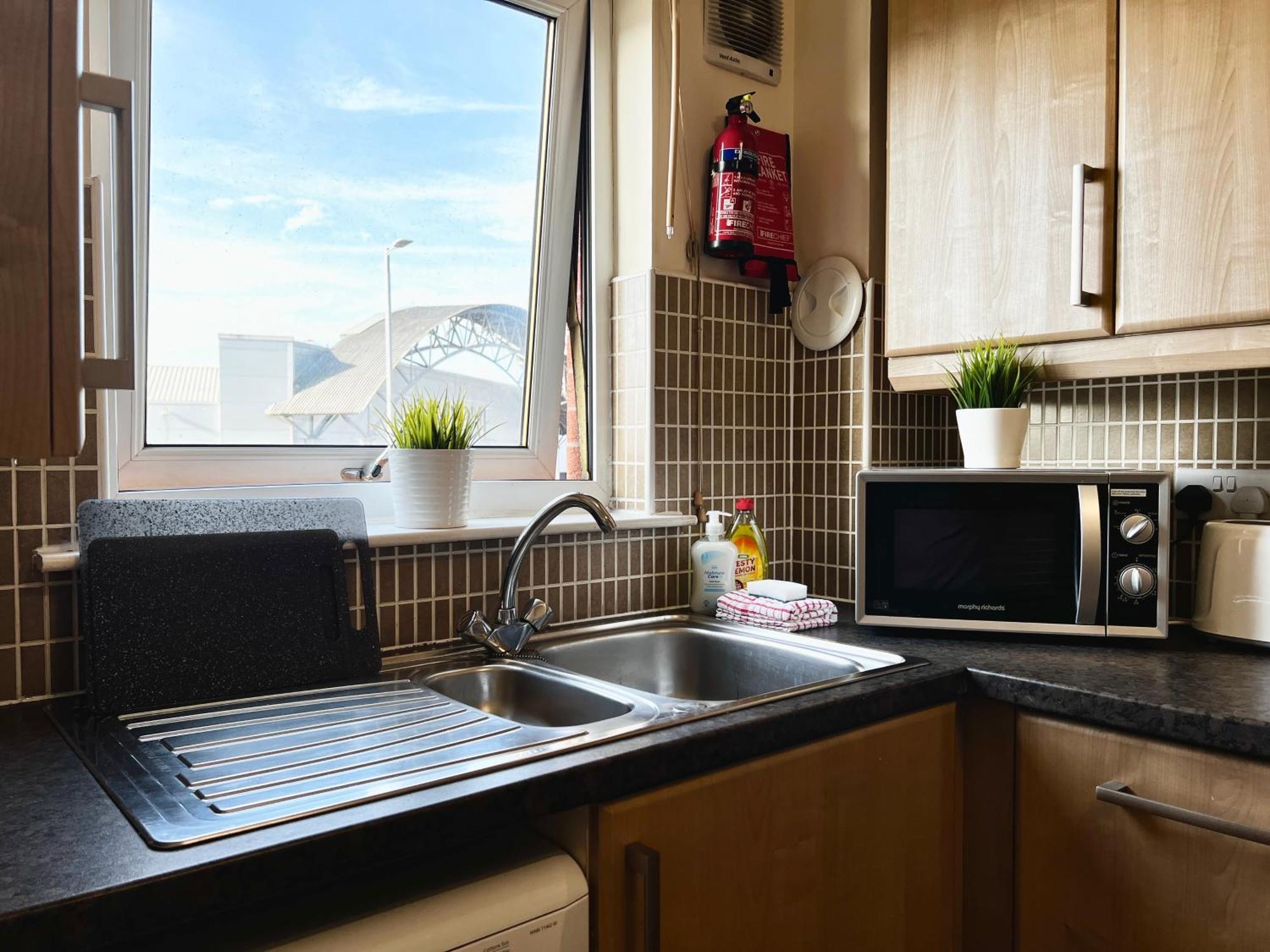 Апартаменты Stylish Modern Flat With Juliet Balcony & Parking Глазго Экстерьер фото