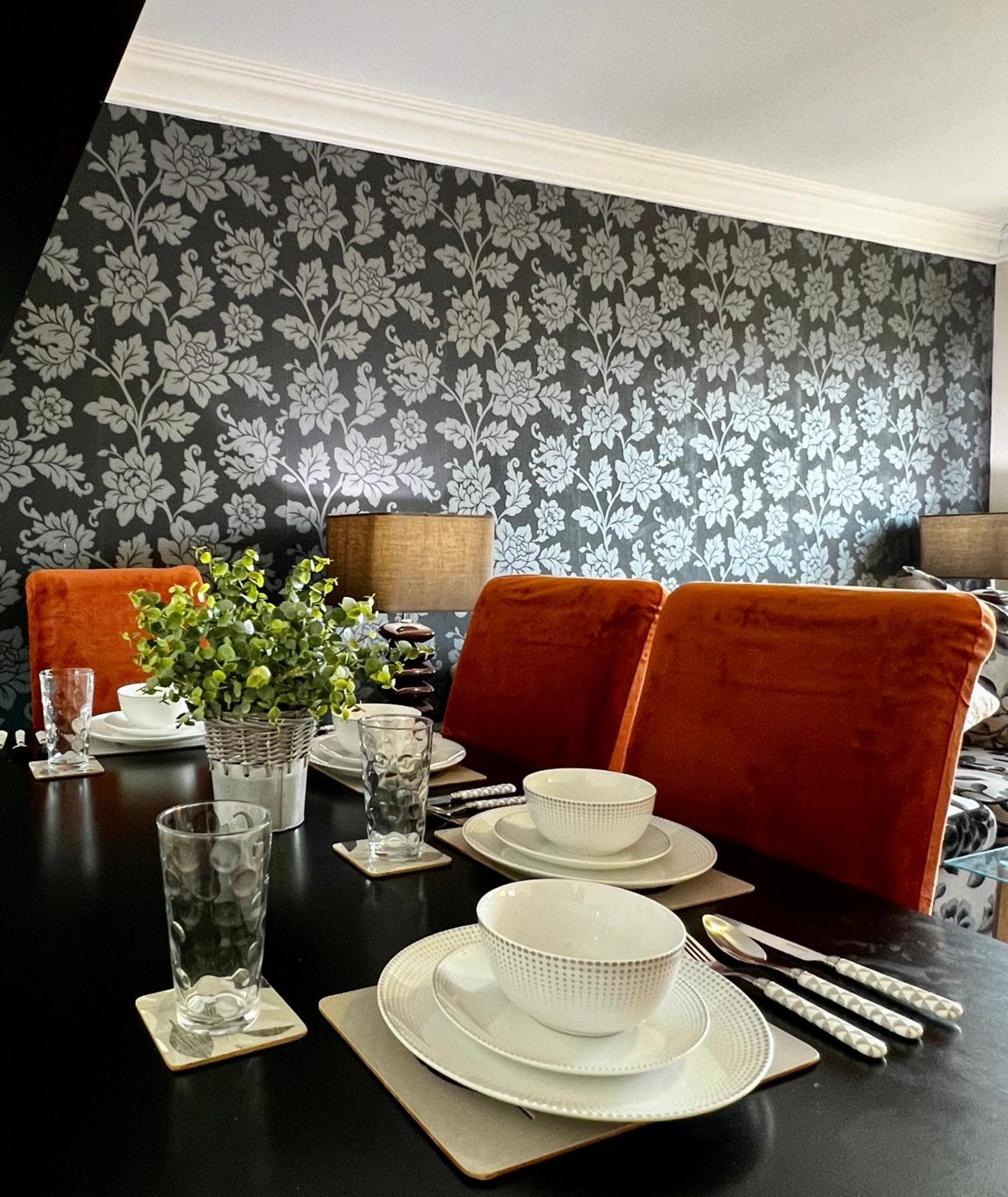 Апартаменты Stylish Modern Flat With Juliet Balcony & Parking Глазго Экстерьер фото
